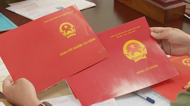 cong-chung-bang-tot-nghiep-o-dau-4